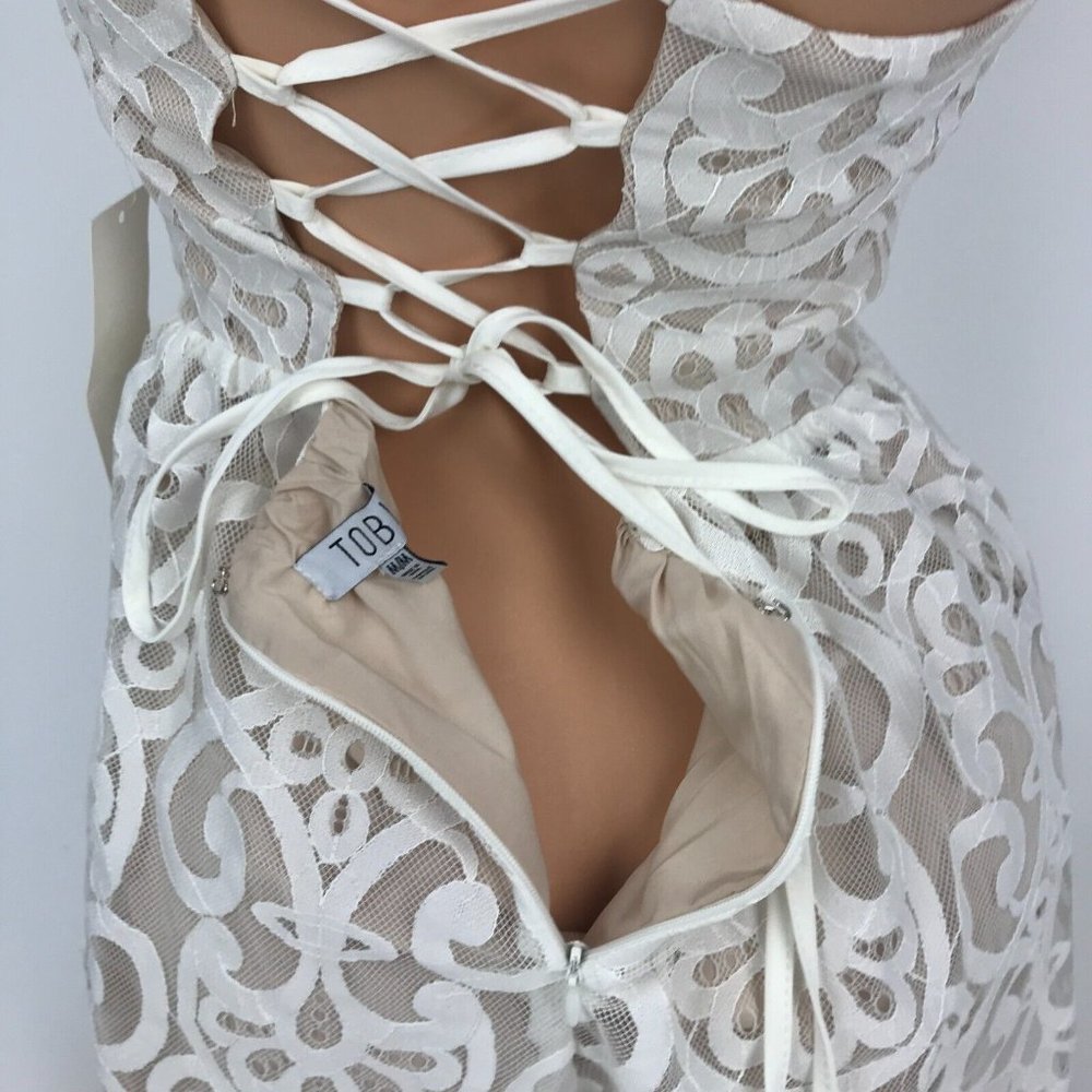 NWT TOBI White Embroidered Lace Romper Criss Cross Lace Up Shorts One Piece SZ M - Picture 7 of 9